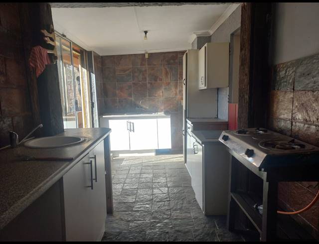 3 BEDROOM FREESTANDING FOR SALE IN RENSBURG